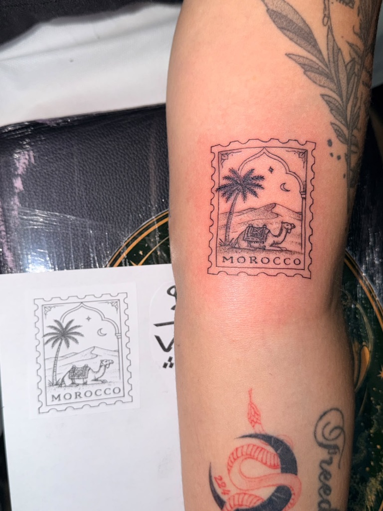 Illustration de tatouage façon timbre inspirée du Maroc — 28ink-tattoos